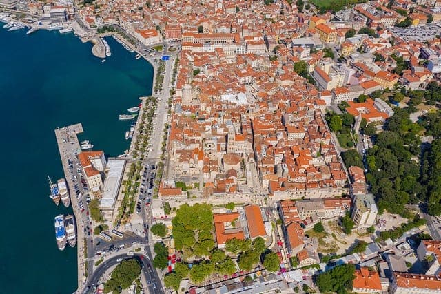 Best Travel Planner Apps for Group Trips in 2026